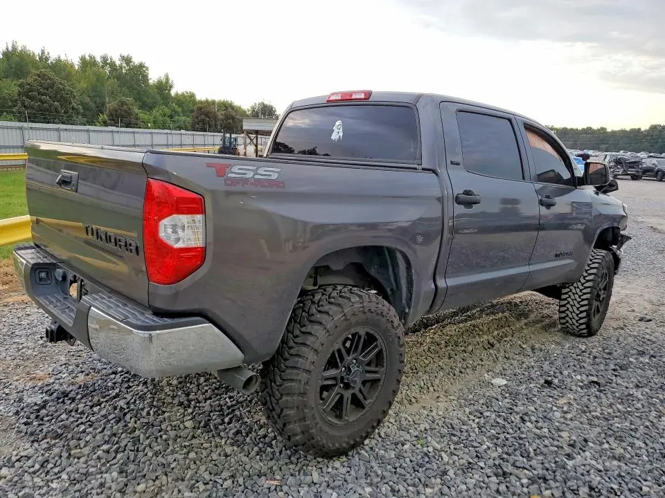 2018 TOYOTA TUNDRA CREWMAX SR5  