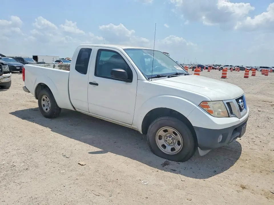 2013 NISSAN FRONTIER S  