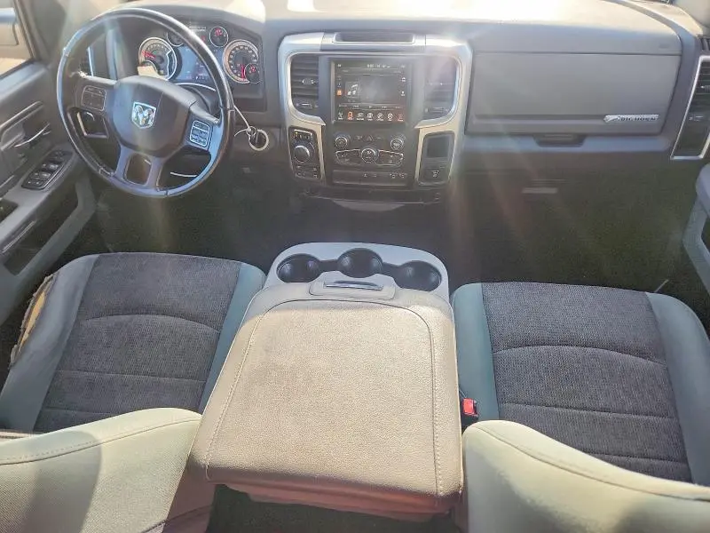 2017 RAM 1500 SLT  