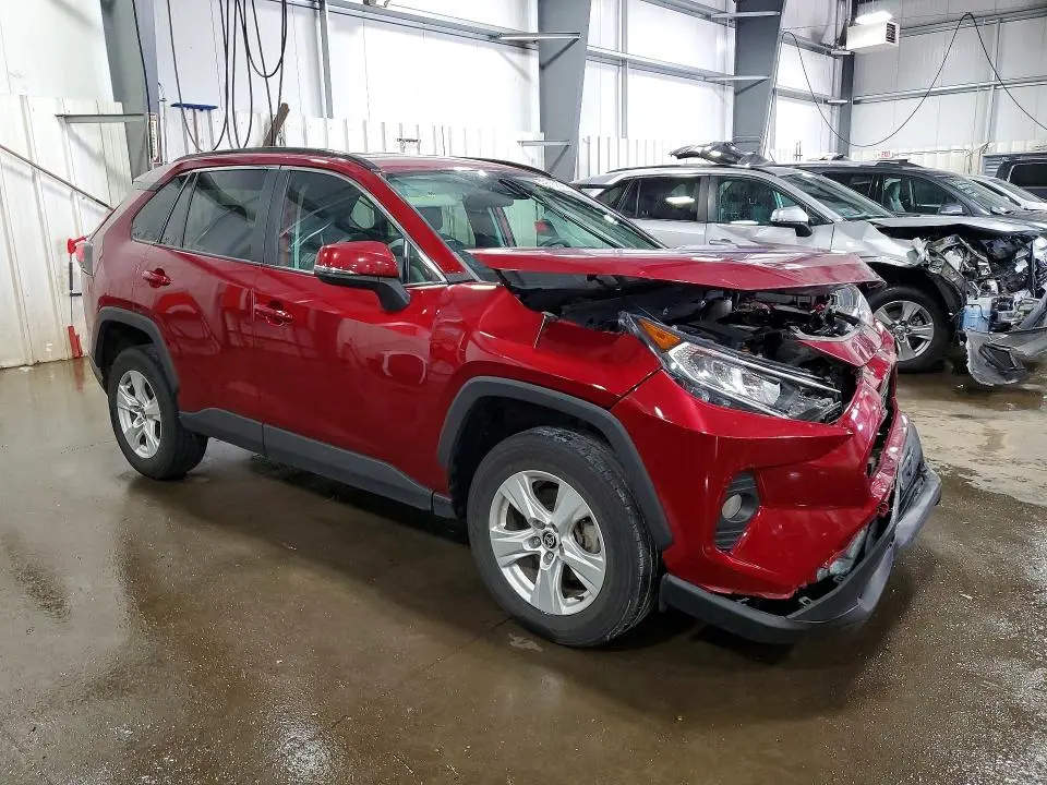 2021 TOYOTA RAV4 XLE  