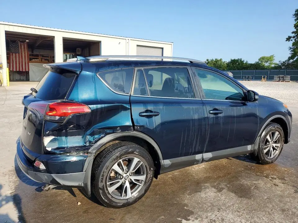 2018 TOYOTA RAV4 XLE  