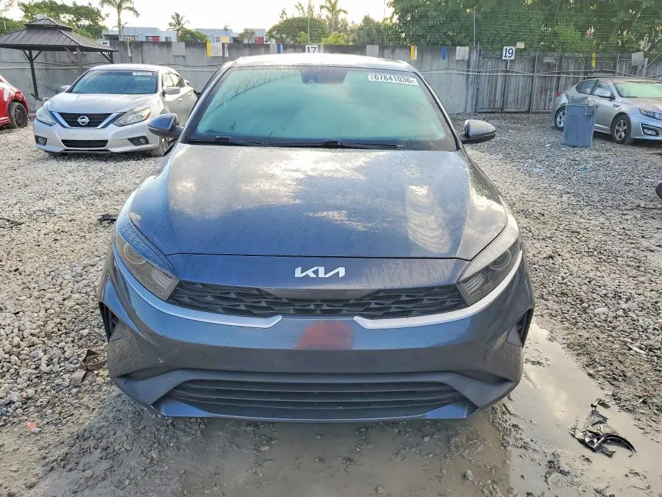 2022 KIA FORTE LXS  