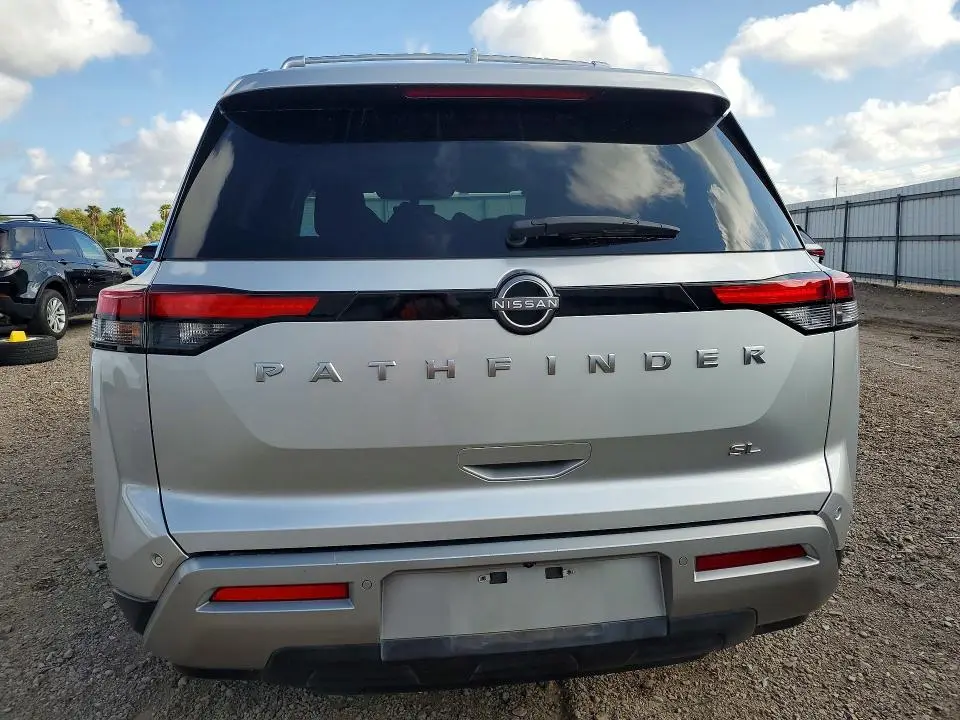 2024 NISSAN PATHFINDER SL  