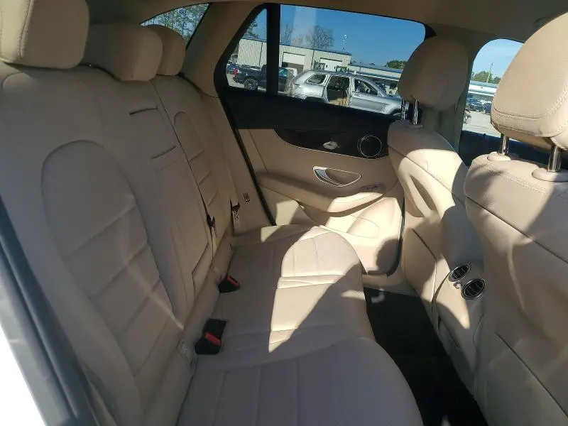 2017 MERCEDES-BENZ GLC 300  