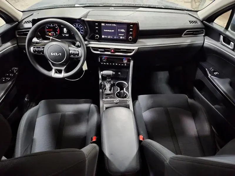 2022 KIA K5 LX  