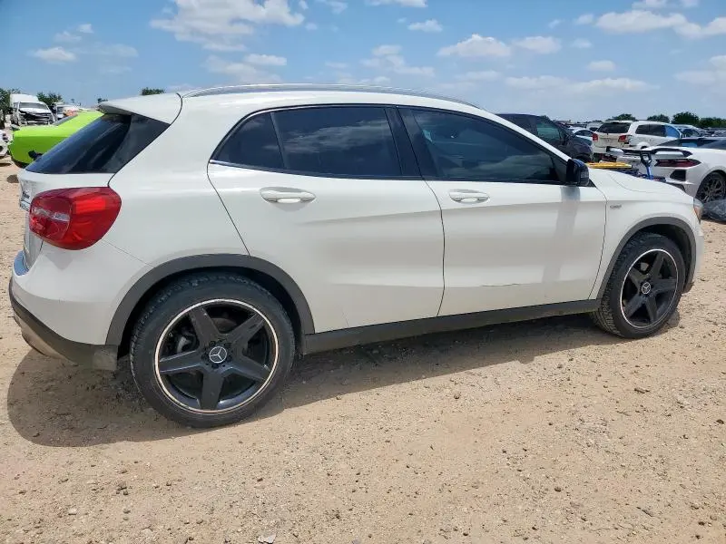 2015 MERCEDES-BENZ GLA 250 4MATIC  