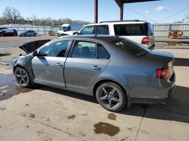 2010 VOLKSWAGEN JETTA SE  