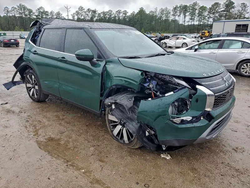 2025 MITSUBISHI OUTLANDER SE  