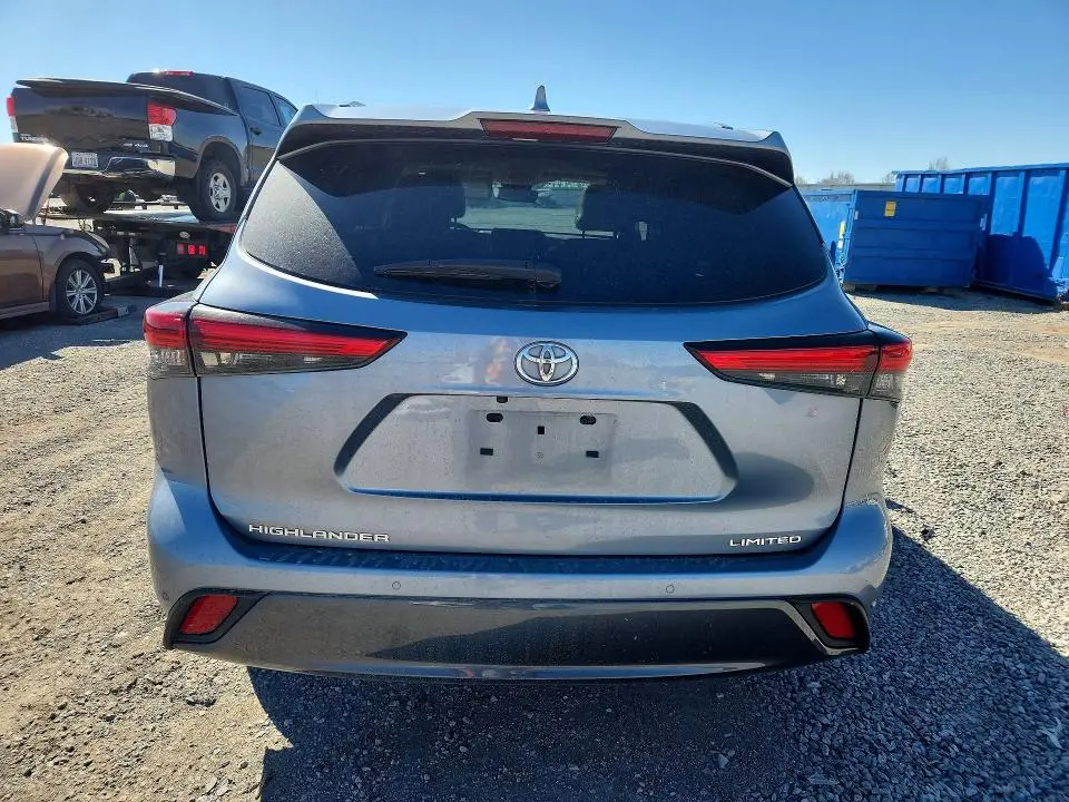 2022 TOYOTA HIGHLANDER LIMITED  