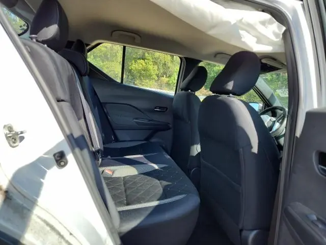 2020 NISSAN KICKS SV  