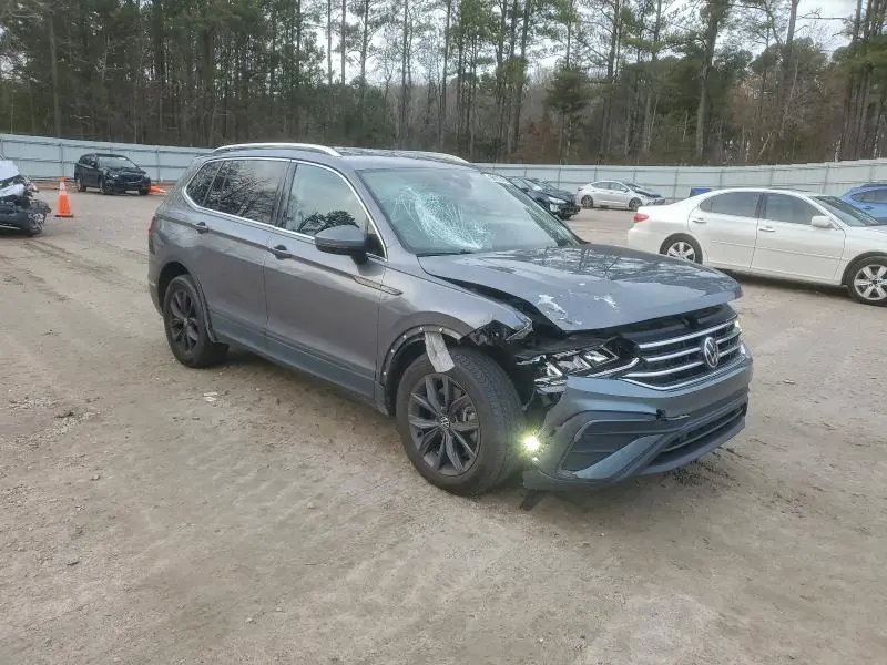 2022 VOLKSWAGEN TIGUAN SE  