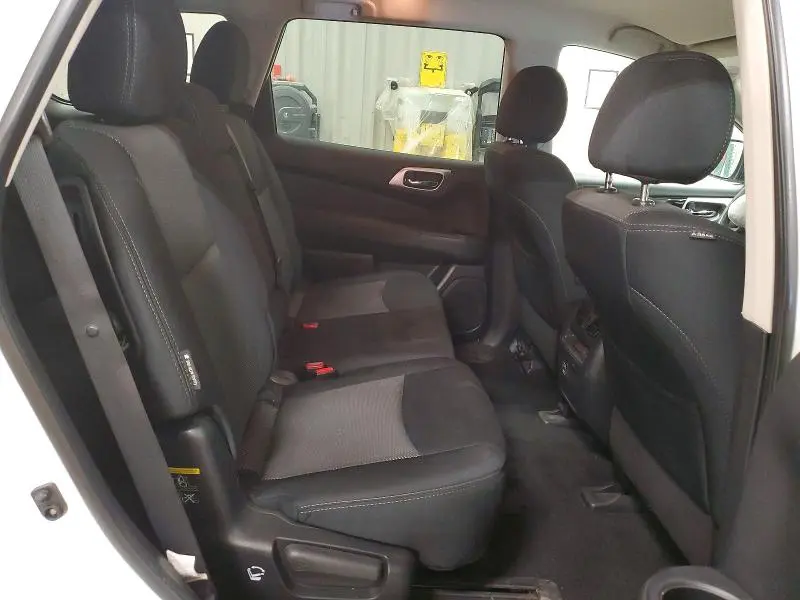 2018 NISSAN PATHFINDER SV  