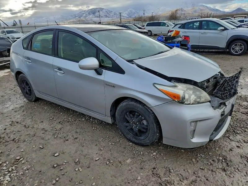 2015 TOYOTA PRIUS   