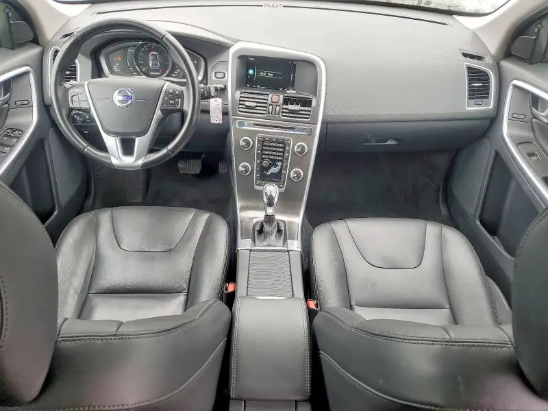 2016 VOLVO XC60 T5 PREMIER  