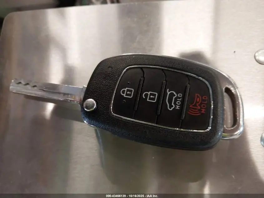 2018 HYUNDAI SANTA FE SE