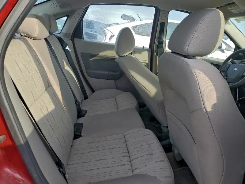 2010 FORD FOCUS SE  