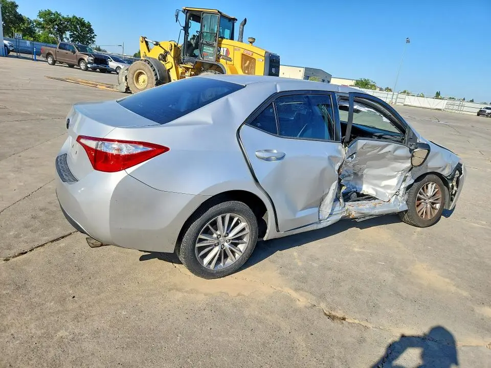 2015 TOYOTA COROLLA LE PLUS  