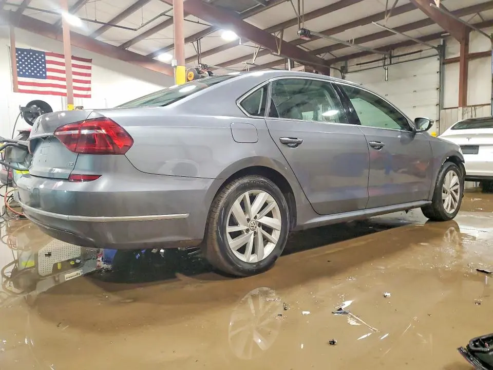 2018 VOLKSWAGEN PASSAT SE  