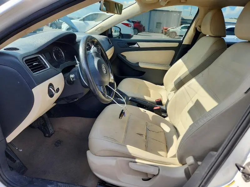 2012 VOLKSWAGEN JETTA SE  