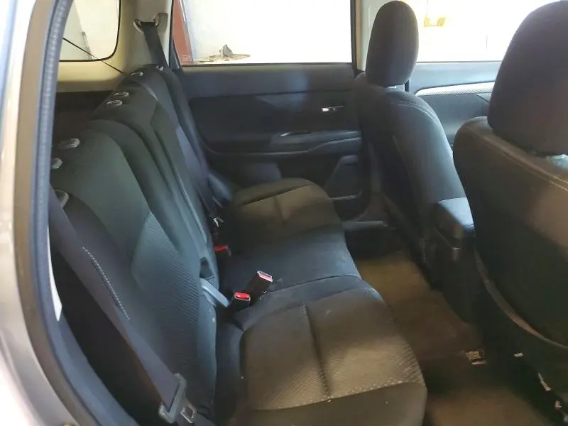2017 MITSUBISHI OUTLANDER ES  
