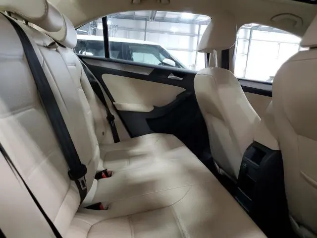 2017 VOLKSWAGEN JETTA SE  