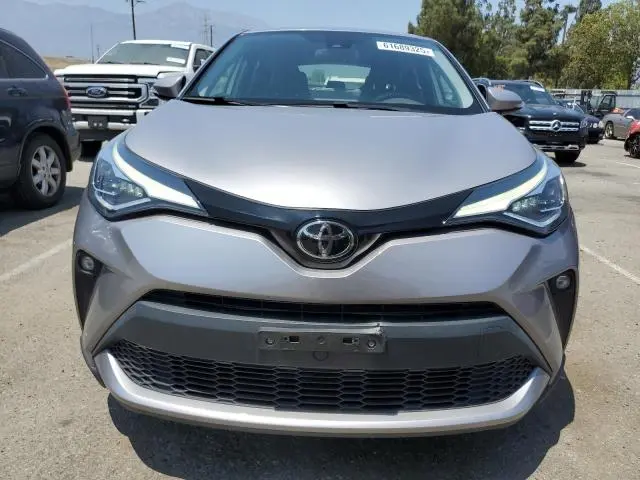 2020 TOYOTA C-HR XLE  