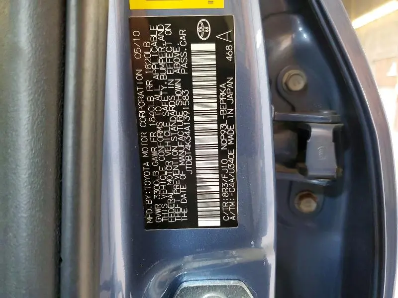 2010 TOYOTA YARIS BASE  