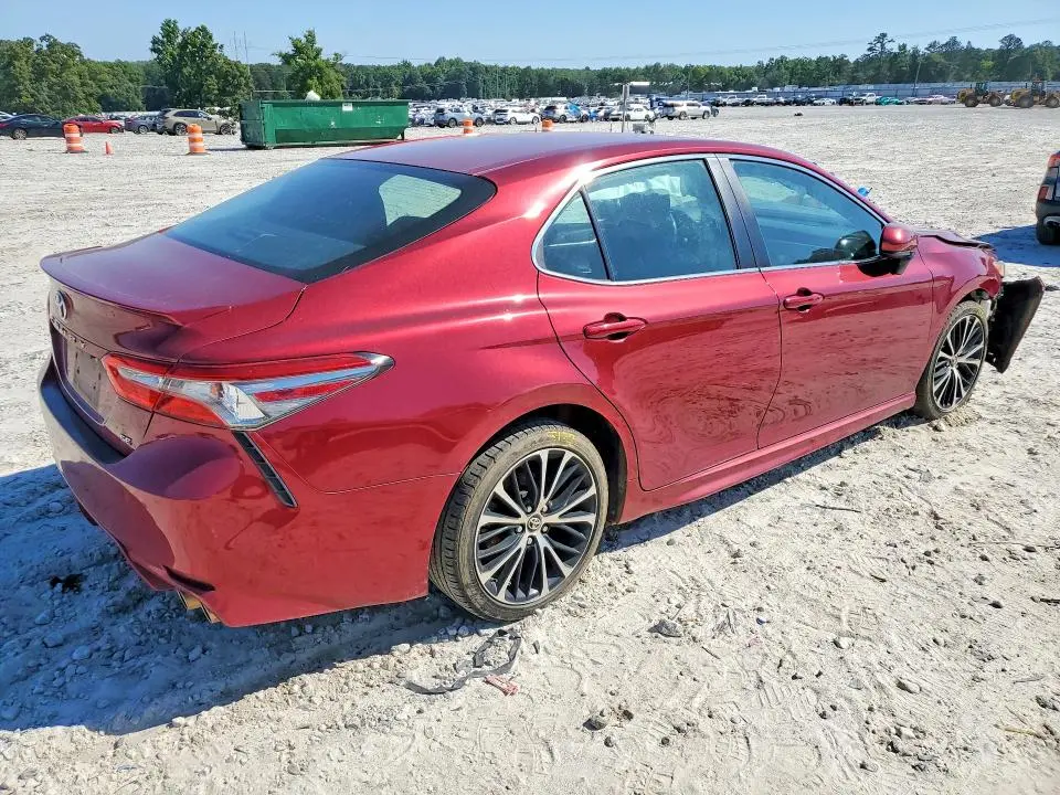 2018 TOYOTA CAMRY SE  