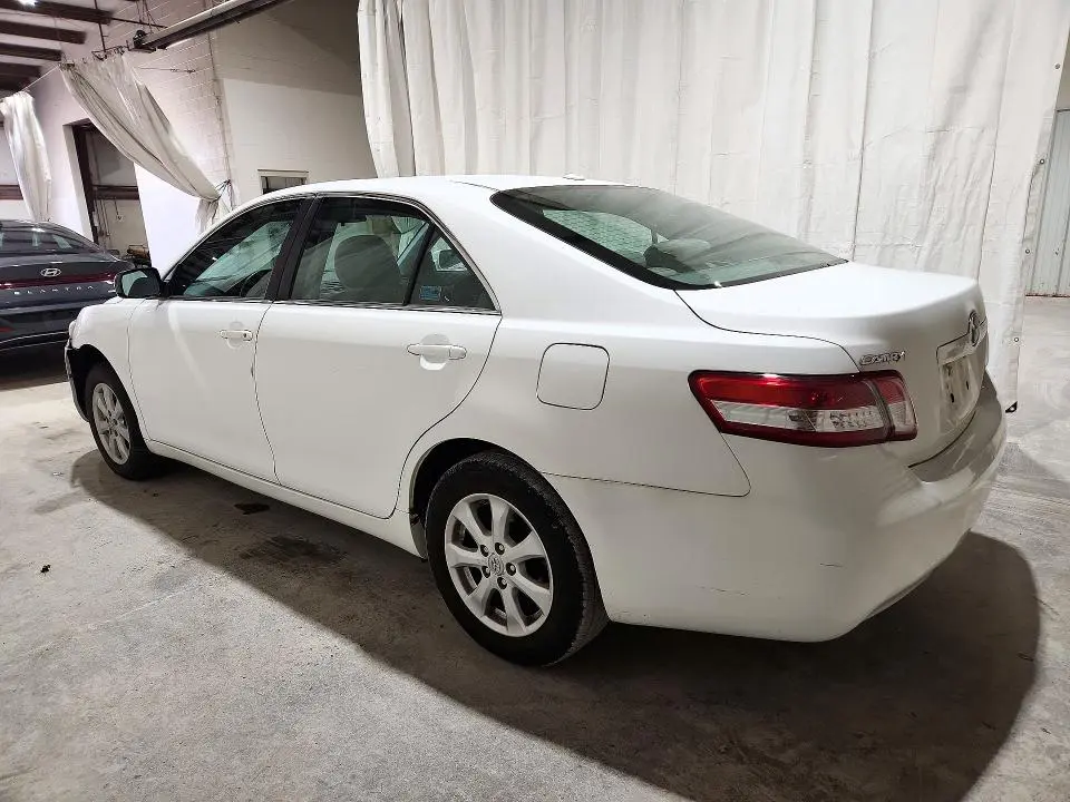 2011 TOYOTA CAMRY LE  