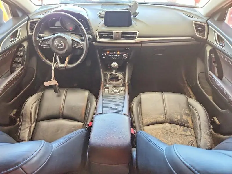 2017 MAZDA 3 TOURING  