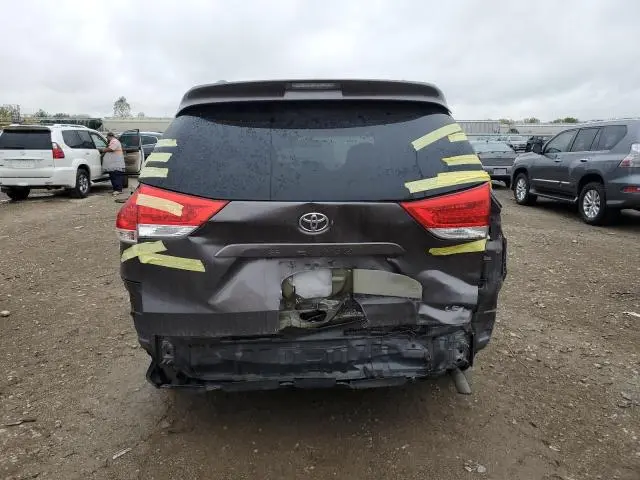 2012 TOYOTA SIENNA LE  