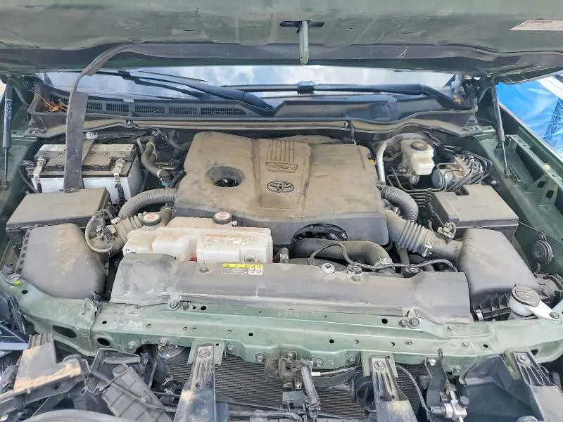 2022 TOYOTA TUNDRA SR5  