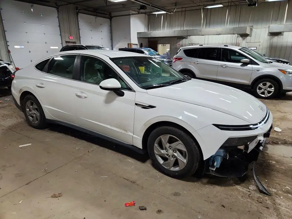 2025 HYUNDAI SONATA SE  
