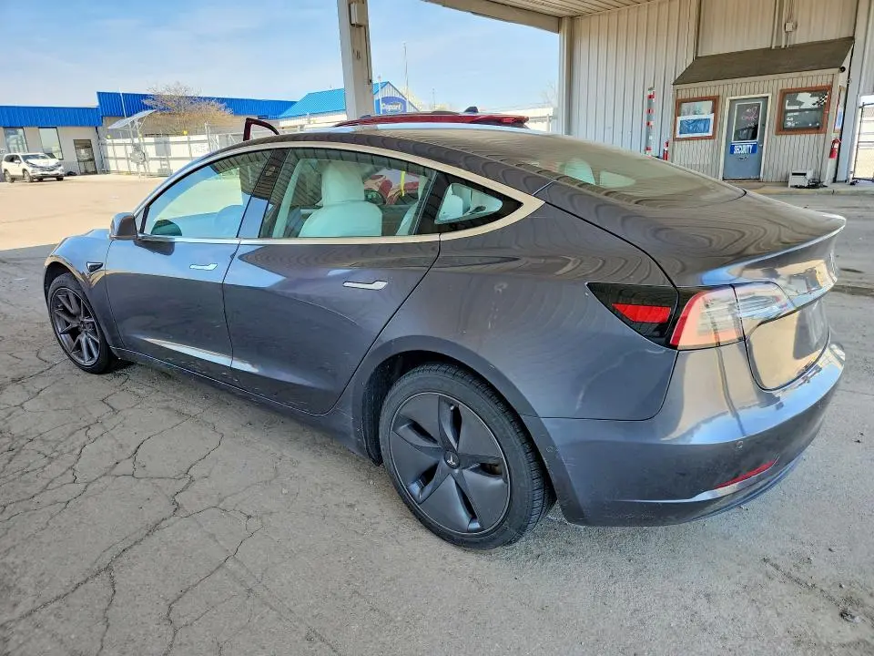 2018 TESLA MODEL 3   