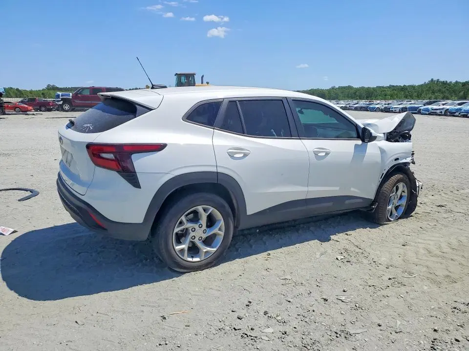 2025 CHEVROLET TRAX LS  