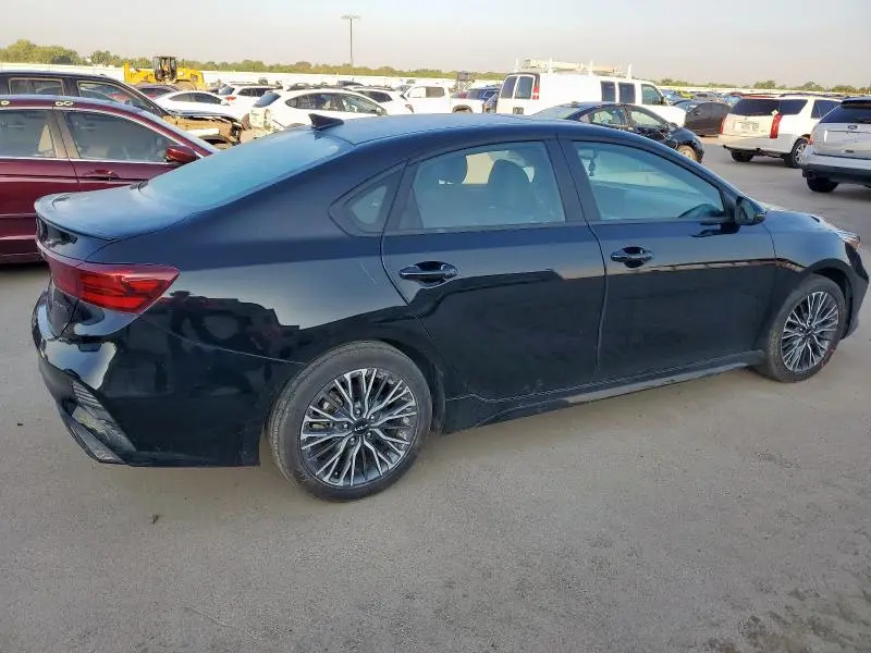 2024 KIA FORTE GT LINE  