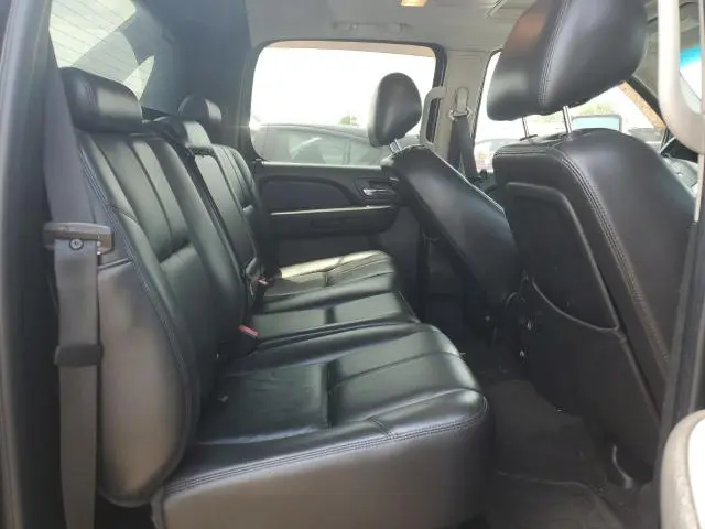 2010 CHEVROLET AVALANCHE LT  