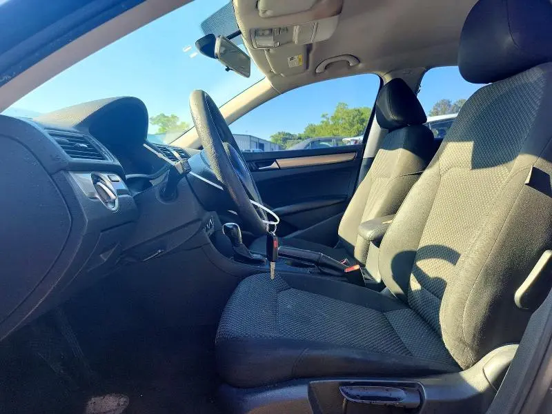 2012 VOLKSWAGEN PASSAT S  
