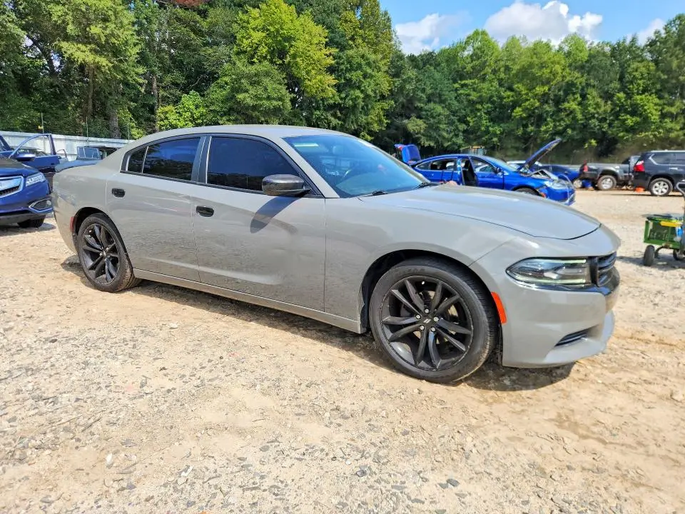 2017 DODGE CHARGER SE  
