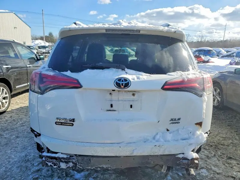 2016 TOYOTA RAV4 XLE  