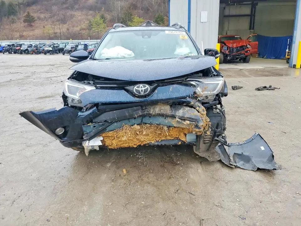 2018 TOYOTA RAV4 XLE  