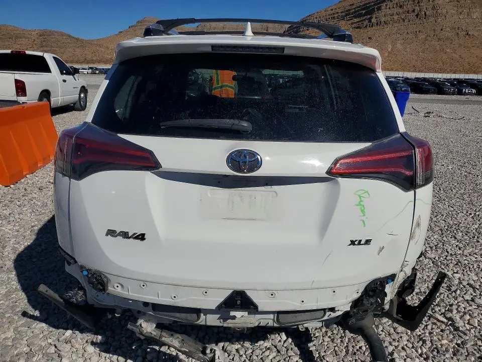 2016 TOYOTA RAV4 XLE  