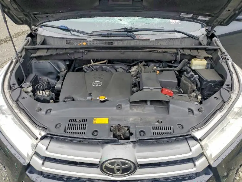 2017 TOYOTA HIGHLANDER XLE  