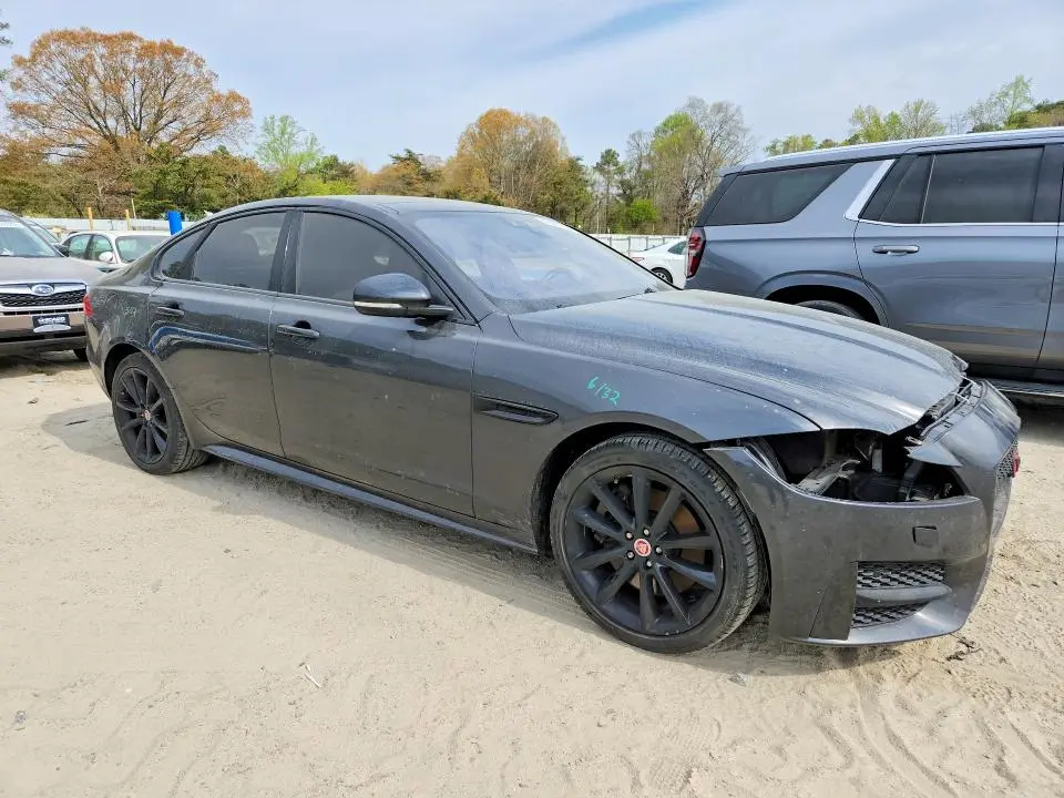 2016 JAGUAR XF R - SPORT  