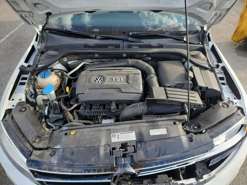 2016 VOLKSWAGEN JETTA SPORT  