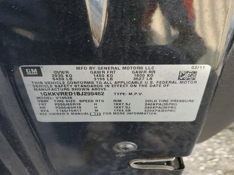 2011 GMC ACADIA SLT-1  