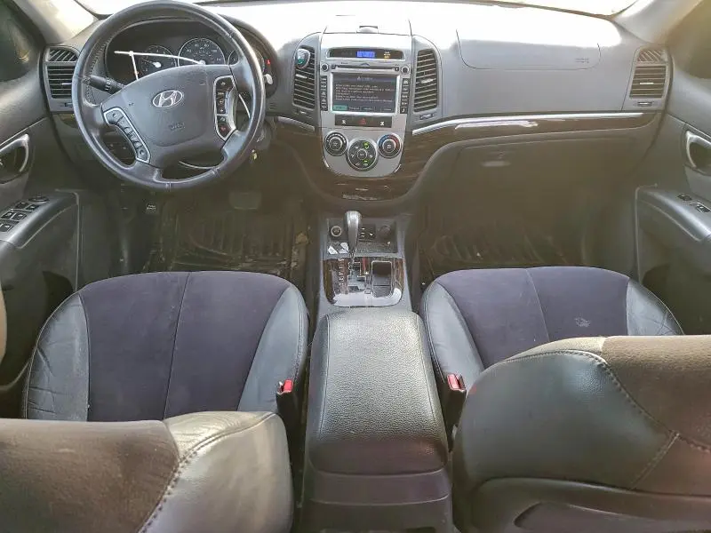 2011 HYUNDAI SANTA FE SE  