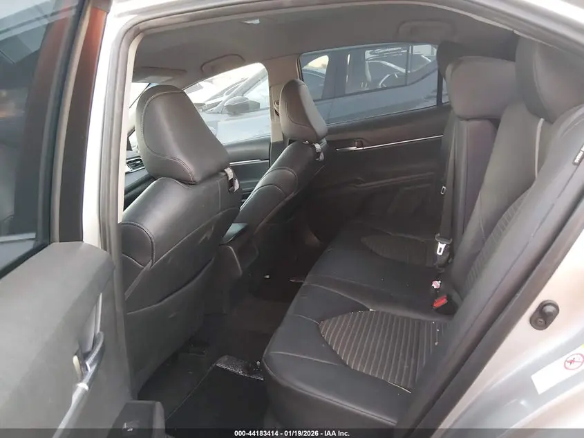 2018 TOYOTA CAMRY SE