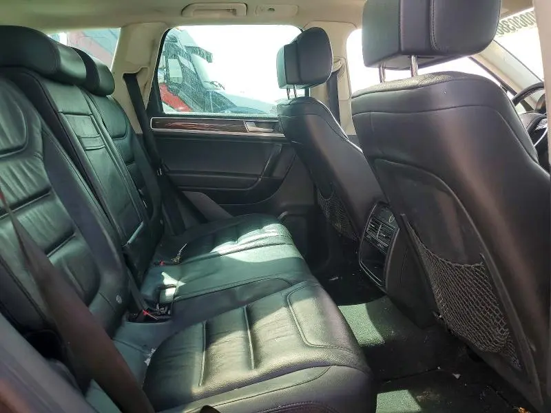 2015 VOLKSWAGEN TOUAREG V6 TDI  
