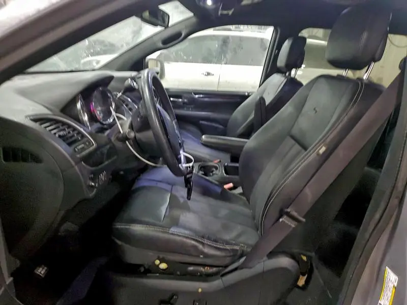 2015 CHRYSLER TOWN & COUNTRY S  